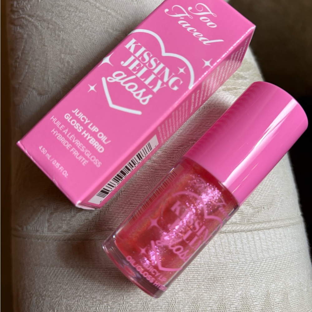Too Faced Kissing Jelly Lip Oil LipGloss in Bubblegum Pink BNIB